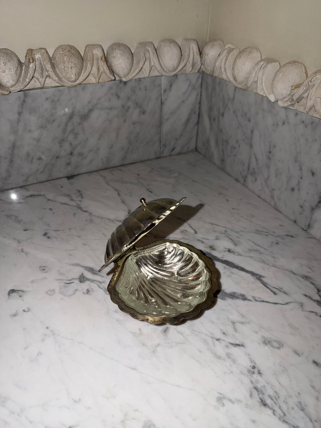 Vintage Shell butter dish