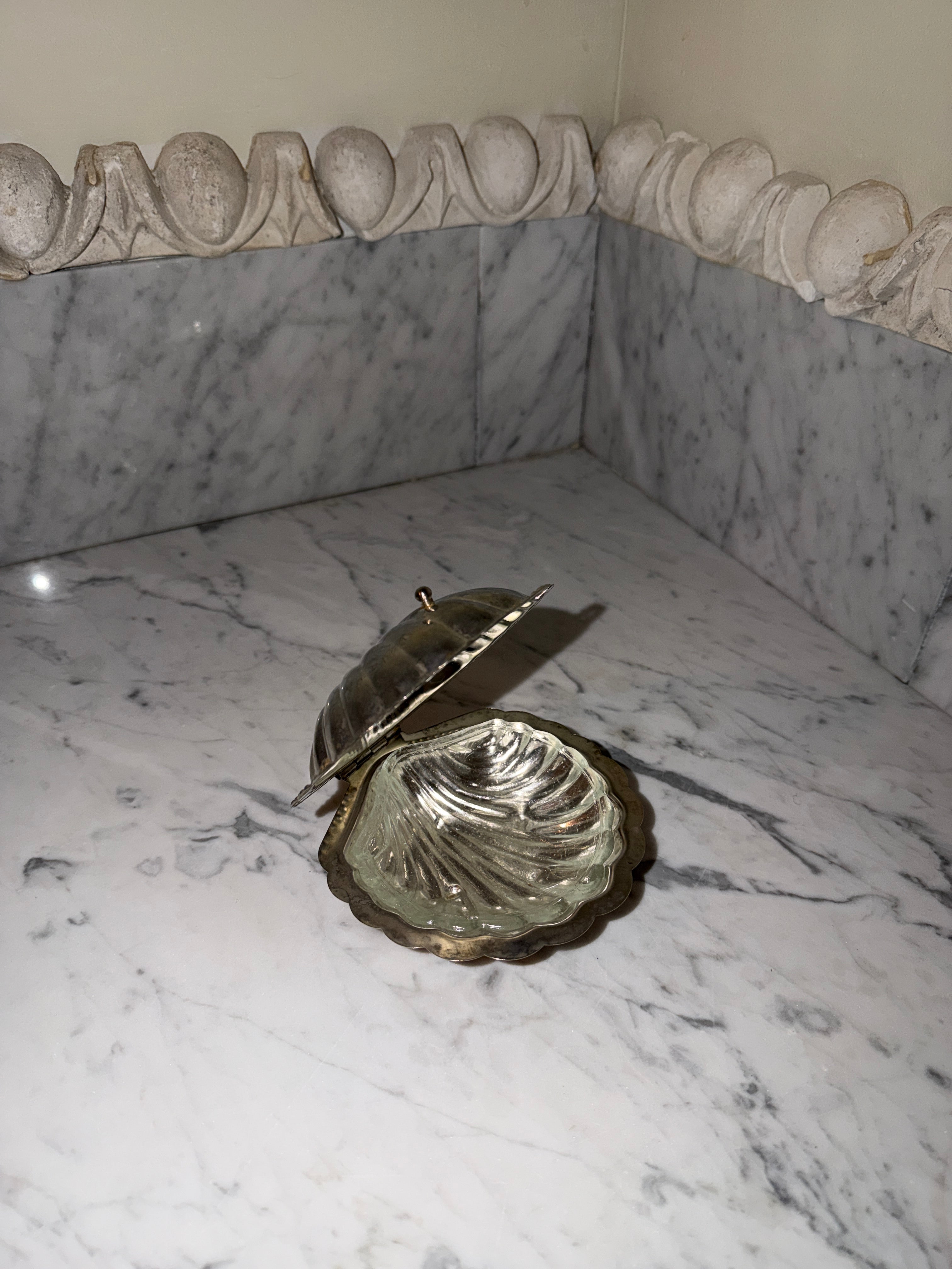 Vintage Shell butter dish