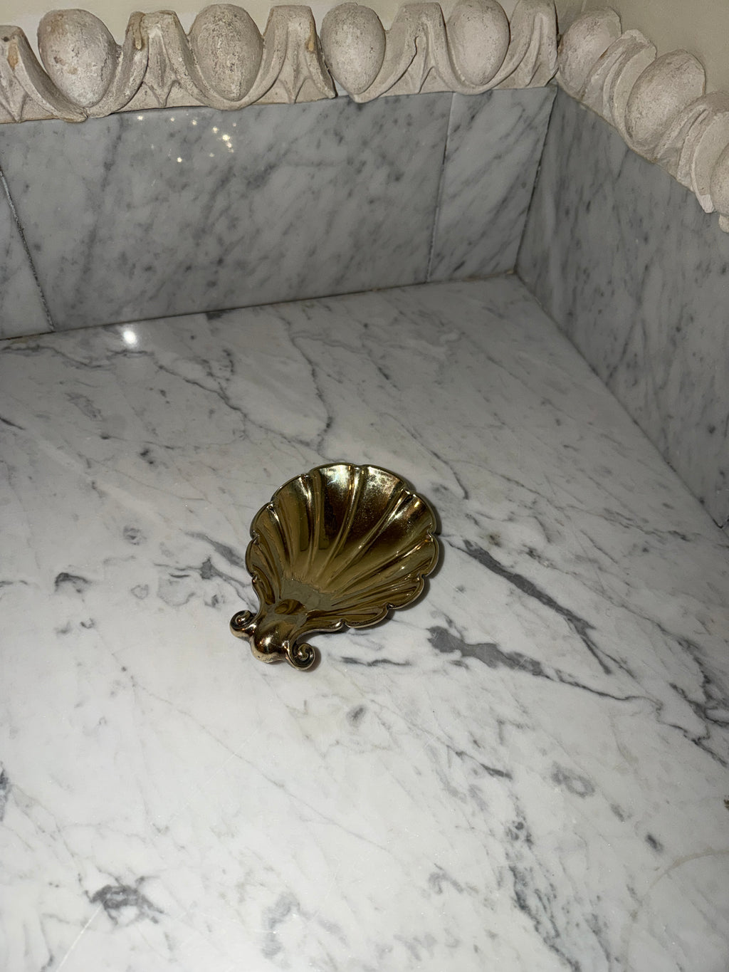 A Vintage Gold-plated shell dish