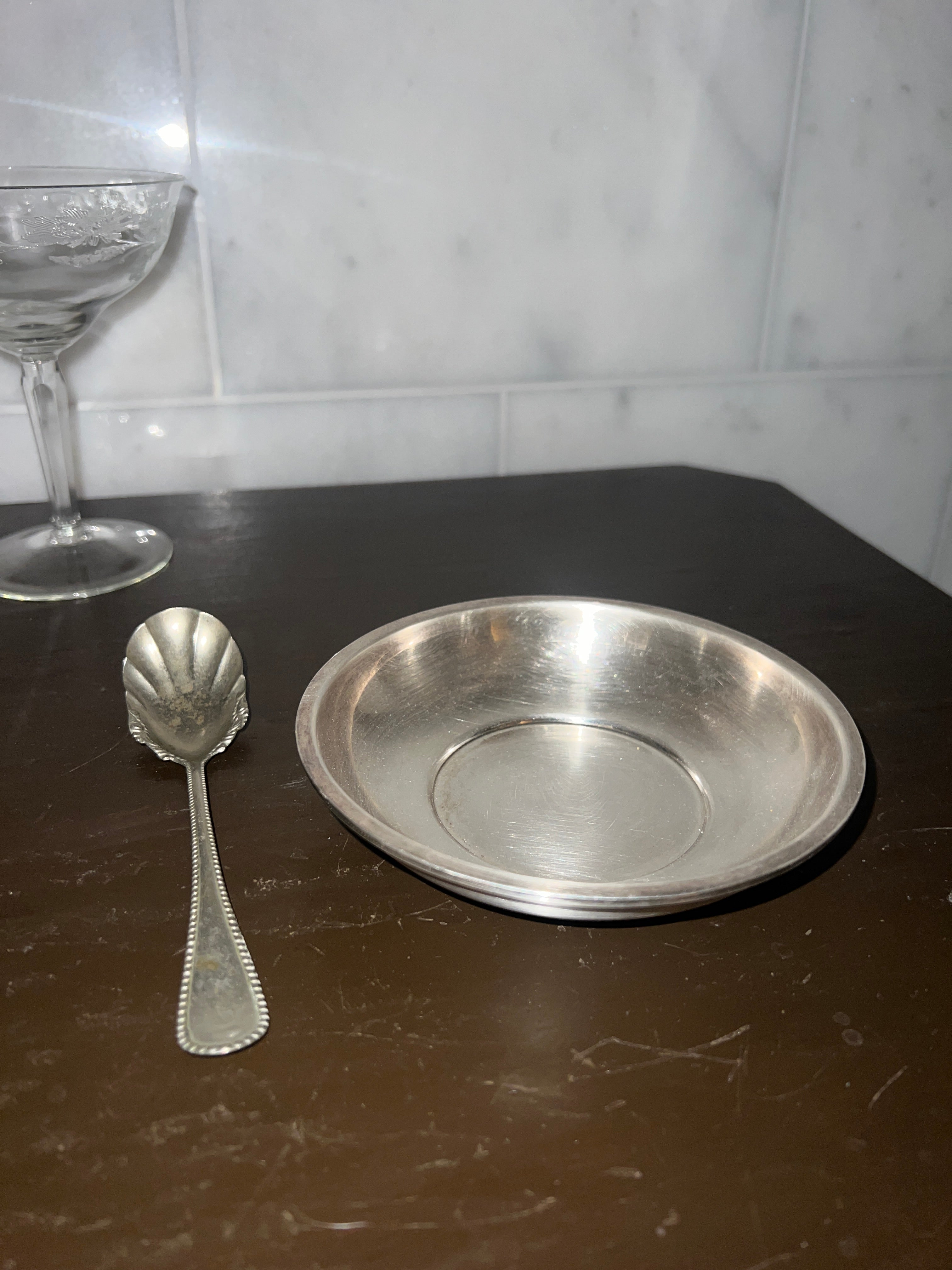 Snack dish with ornamental spoon