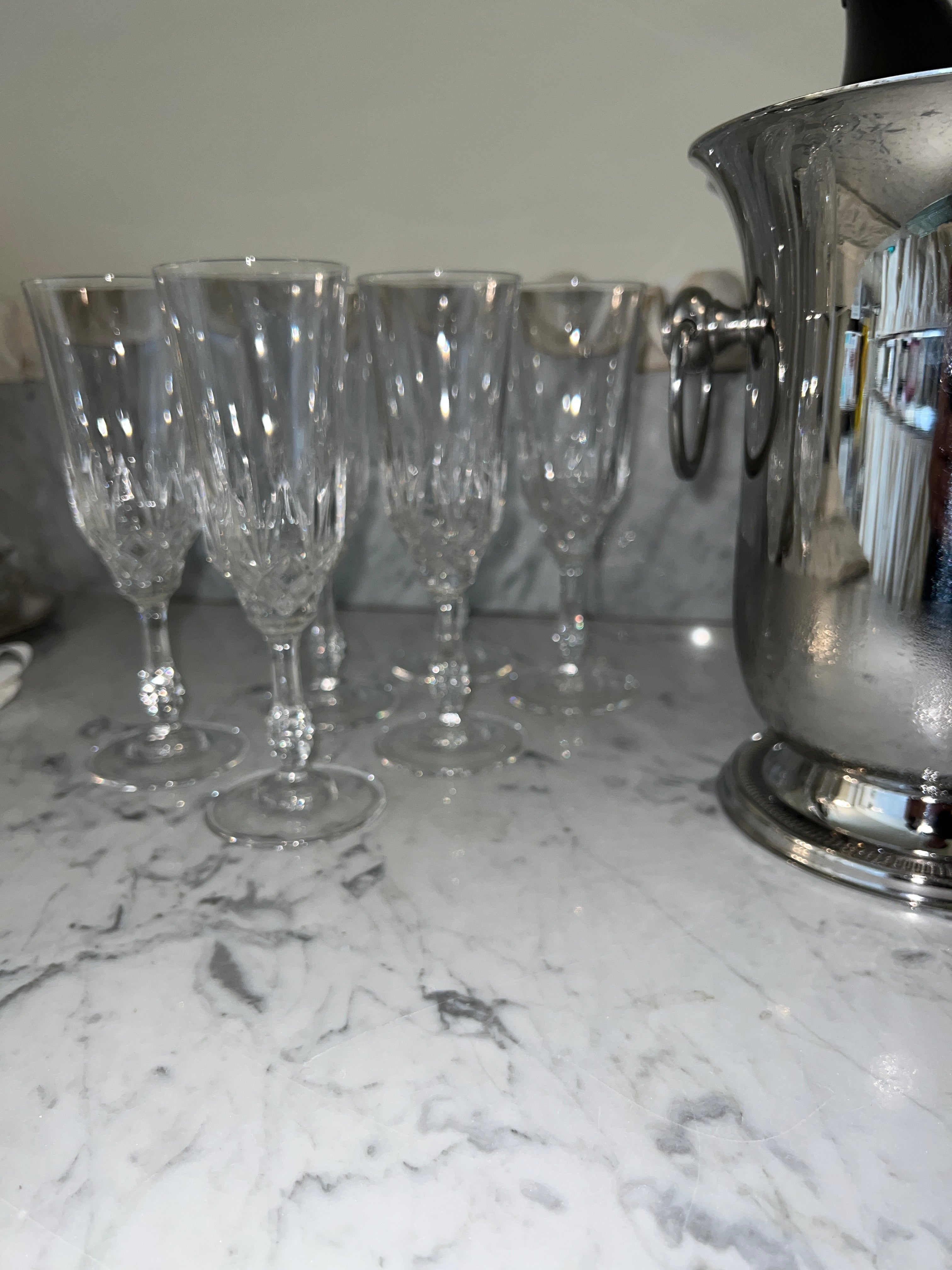 THE CHAMPAGNE  SET